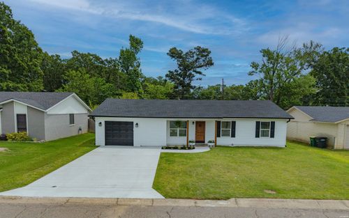 8604 Northgate Dr, Sherwood, AR, 72120-3204 | Card Image