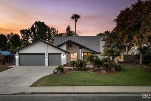 7209 Outingdale Dr, Bakersfield, CA, 93309-2762 | Card Image