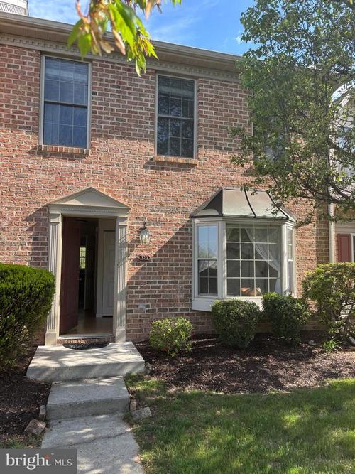 320 Woodland View Ct, HARRISBURG, PA, 17110-3938 | Card Image