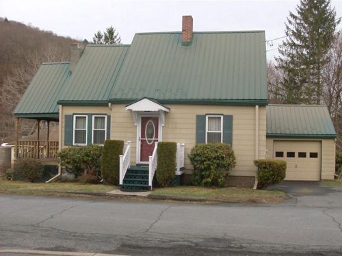 9 Academy St, Roscoe, NY, 12776-5301 | Card Image