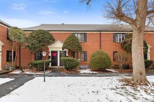 49-49 Pierce Rd, Watertown, MA, 02472-3032 | Card Image