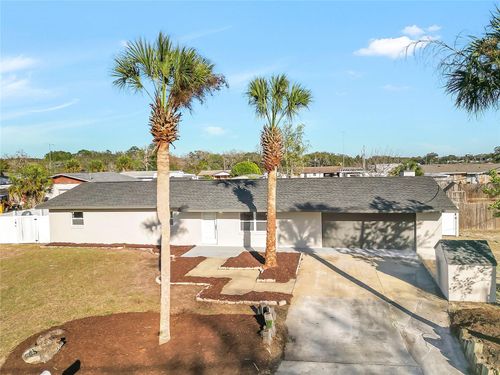 15705 Se 92nd Ave, SUMMERFIELD, FL, 34491-5627 | Card Image