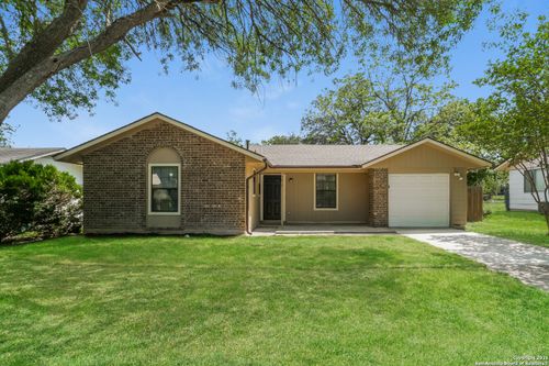 7814 Oak Forest Dr, Live Oak, TX, 78233-2865 | Card Image