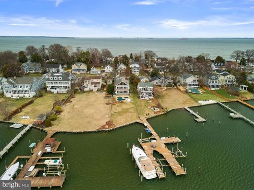 22 E Lake Dr, ANNAPOLIS, MD, 21403-4413 | Card Image