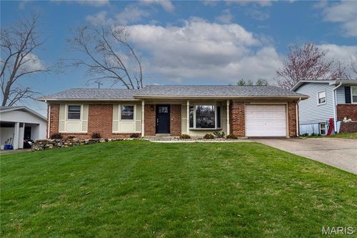 1061 Patricia St, Cape Girardeau, MO, 63701-3533 | Card Image