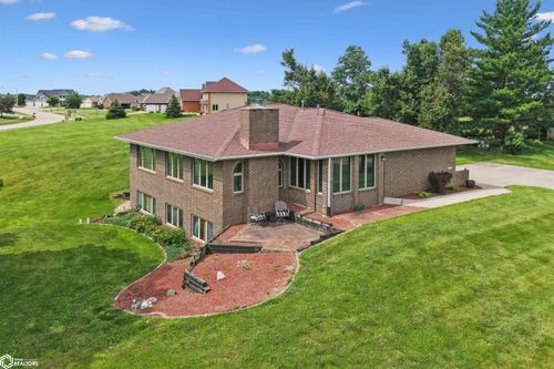 1702 Westwood Drive, Marshalltown, IA, 50158 | Card Image