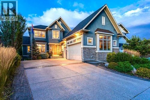 274 Valley Pointe Way Nw, Calgary, AB, T3B6B4 | Card Image