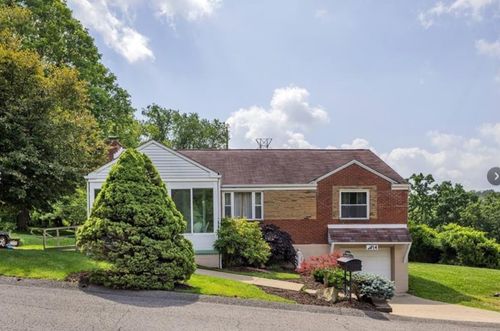 2714 Gould Dr, South Park, PA, 15129-8560 | Card Image