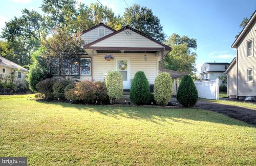 104 W Adams Ave, MAGNOLIA, NJ, 08049-1330 | Card Image