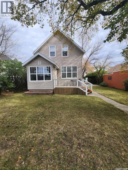 1233 2nd St, Estevan, SK, S4A0M1 | Card Image