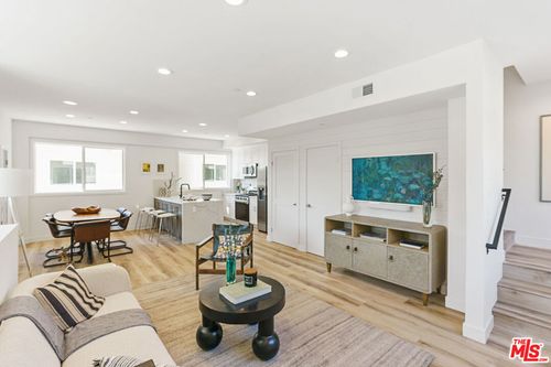 14667 W Sara Ln, Panorama City, CA, 91402-1830 | Card Image