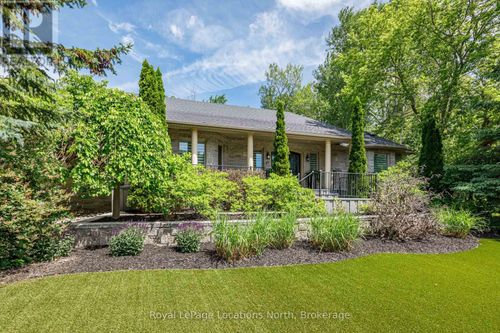 44 Blackburn Avenue, Clearview (Nottawa), ON, L0M1P0 | Card Image