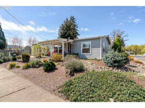 1340 40th Ave, Sweet Home, OR, 97386-3151 | Card Image