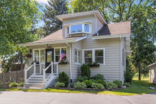 313 E Des Moines St, Westmont, IL, 60559-2009 | Card Image