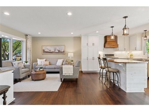 2404 Helena Ave N, Oakdale, MN, 55128-4906 | Card Image