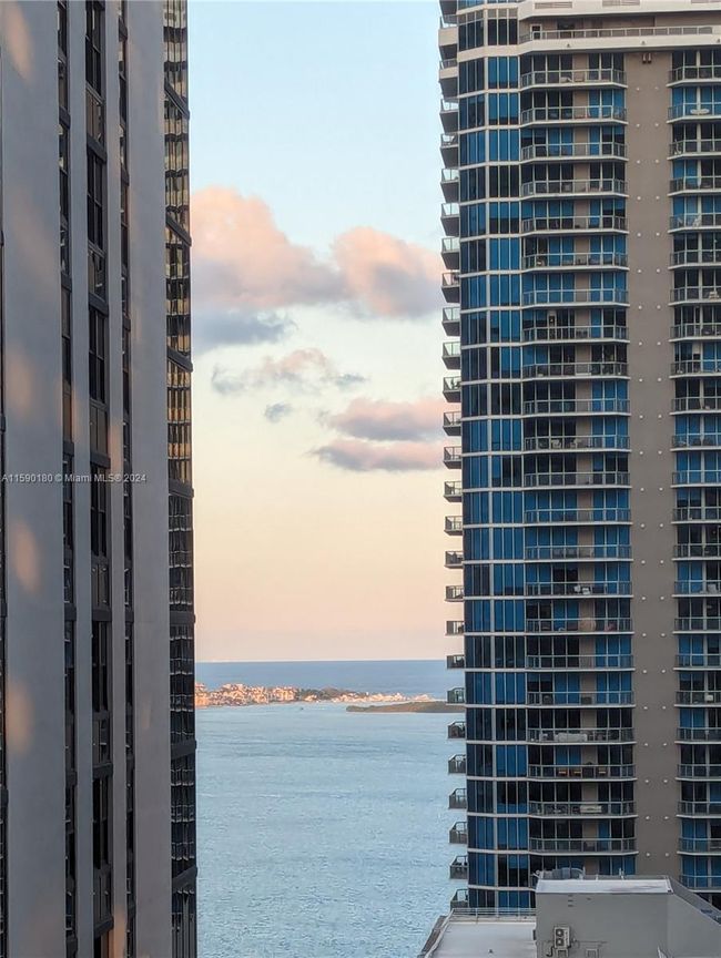 3103 - 1000 Brickell Plz, Condo with 1 bedrooms, 1 bathrooms and null parking in Miami FL | Image 74