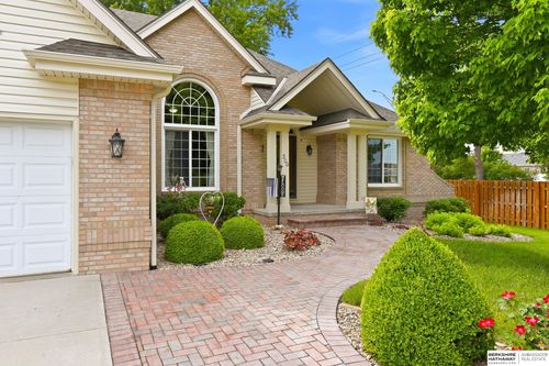 300 S Fillmore Street, Papillion, NE, 68046 | Card Image
