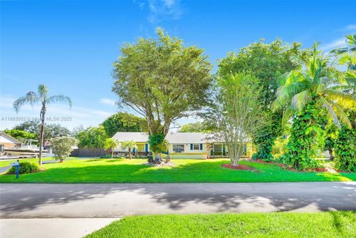 18045 Sw 87th Ct, Palmetto Bay, FL, 33157-5903 | Card Image