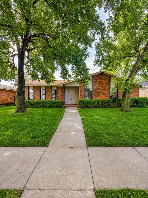 7334 Oakmore Dr, Dallas, TX, 75249-1307 | Card Image