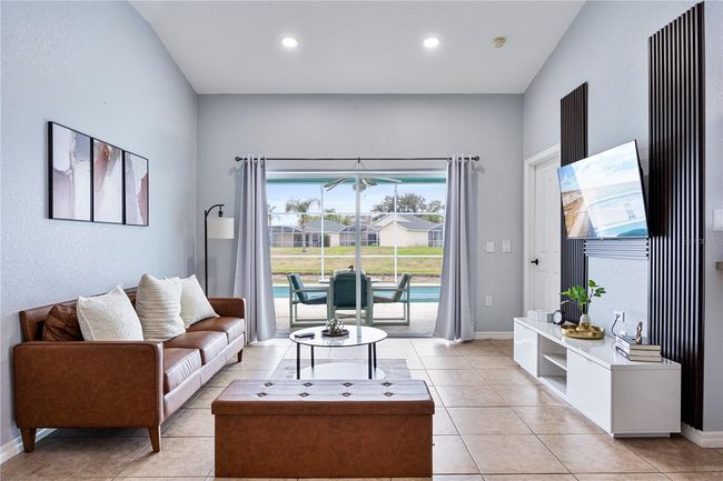 325 Reserve Dr, House other with 5 bedrooms, 3 bathrooms and null parking in Davenport FL | Image 8