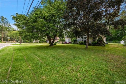 37837 Townhall St, Harrison Twp, MI, 48045-5516 | Card Image