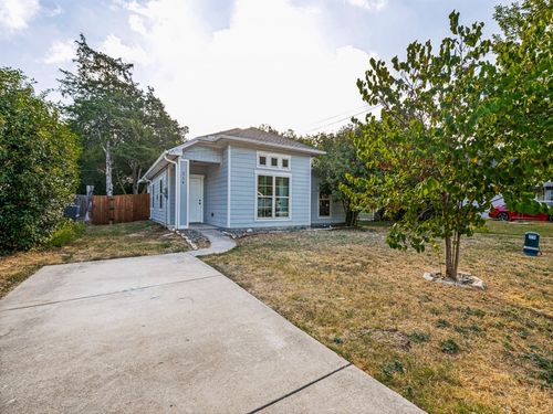 214 Lewis Street, Waxahachie, TX, 75165 | Card Image
