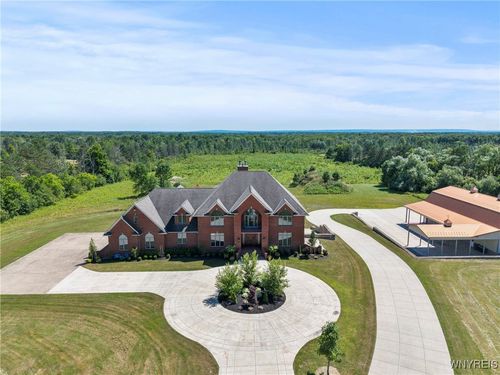 855 Sturgeon Point Rd, Derby, NY, 14047-9795 | Card Image