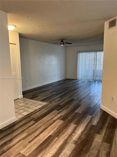 210-2831 Oakland Forest Dr, Oakland Park, FL, 33309-6451 | Card Image