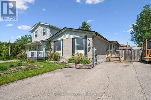369 Strathallan Street, Centre Wellington (Fergus), ON, N1M3K8 | Card Image