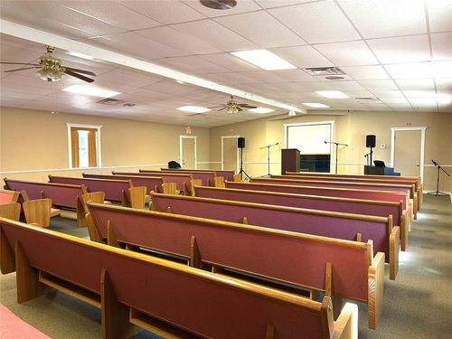 1301 E Independence St, Shawnee, OK, 74804-4136 | Card Image