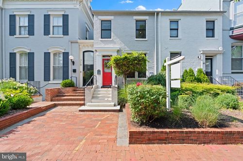 320 A St Ne, WASHINGTON, DC, 20002-5940 | Card Image