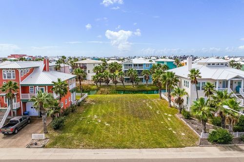 212 Keewaydin Ln, Port Aransas, TX, 78373-4808 | Card Image