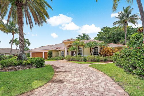 589 N Country Club Dr, Atlantis, FL, 33462-1036 | Card Image