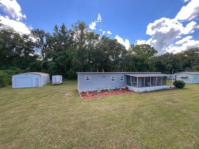 1670 Ne 132 Nd Ln, House other with 2 bedrooms, 1 bathrooms and null parking in Trenton FL | Image 3