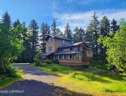 3043 Lakeview Dr, Kodiak, AK, 99615-7140 | Card Image