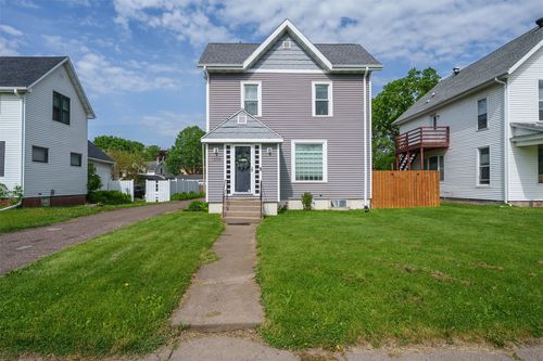 1208 State St, Eau Claire, WI, 54701-3918 | Card Image