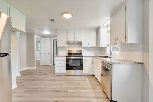 2001 Casa Linda Ct, Tallahassee, FL, 32303-2706 | Card Image
