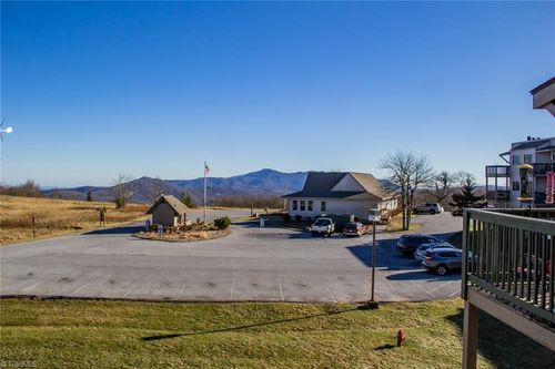 4304-301 Pinnacle Inn Rd, Beech Mountain, NC, 28604-7478 | Card Image