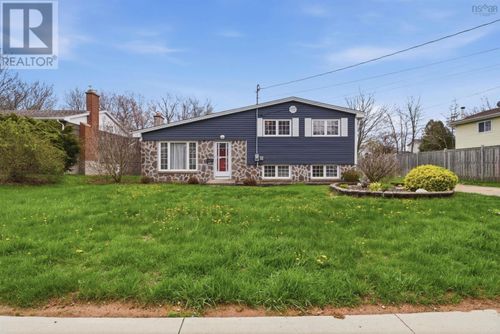 124 Gourok Ave, Dartmouth, NS, B2X2A5 | Card Image
