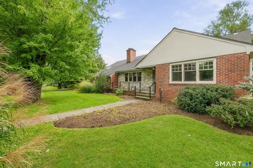 211 Old Farm Rd, Fairfield, CT, 06825-2049 | Card Image