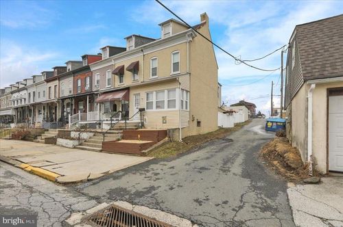 646 Fern Ave, READING, PA, 19611-1912 | Card Image