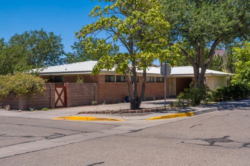 411 Schmidt Pl Sw, Los Lunas, NM, 87031-8596 | Card Image
