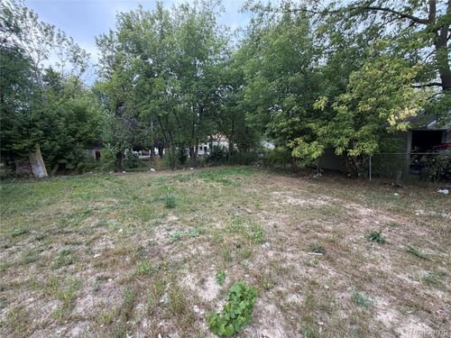 19539 Kelly Rd, Detroit, MI, 48225-1907 | Card Image