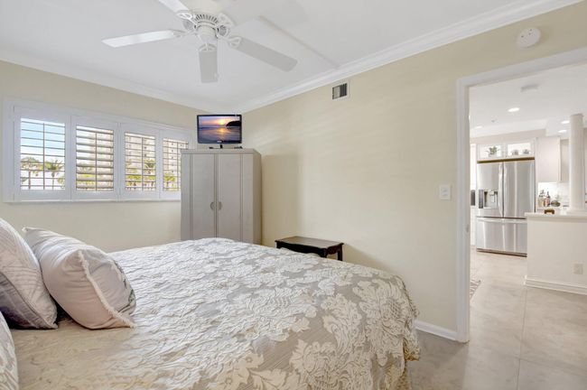 APT-214B - 3224 S Ocean Blvd, Condo with 2 bedrooms, 2 bathrooms and null parking in Highland Beach FL | Image 21