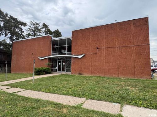 apt-3n-2925 Dubuque St, Davenport, IA, 52803-1147 | Card Image