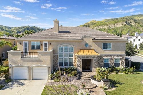 18549 Clydesdale Rd, Granada Hills, CA, 91344-2018 | Card Image