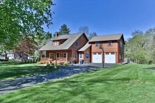 35 Walker Rd, Quinebaug, CT, 06262-7701 | Card Image