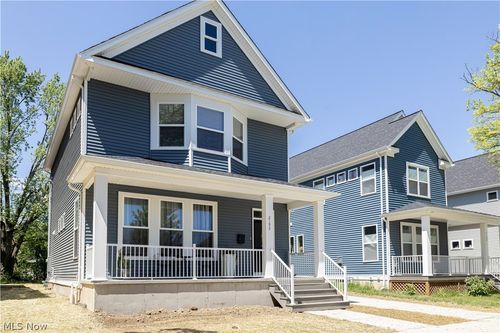2192 E 100th St, Cleveland, OH, 44106-3551 | Card Image