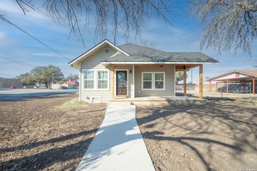 710 20th St, Hondo, TX, 78861-2407 | Card Image