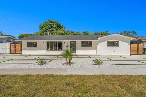7993 W 18th Ln, Hialeah, FL, 33014-3219 | Card Image